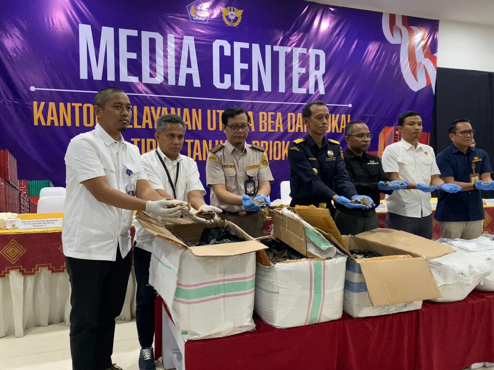 Pengungkapan Penyelundupan 3 Ton Sisik Trenggiling di Pelabuhan Tanjung Priok
