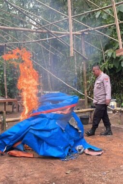 Polisi Bongkar Lokasi Diduga Arena Sabung Ayam di Gedangan Malang