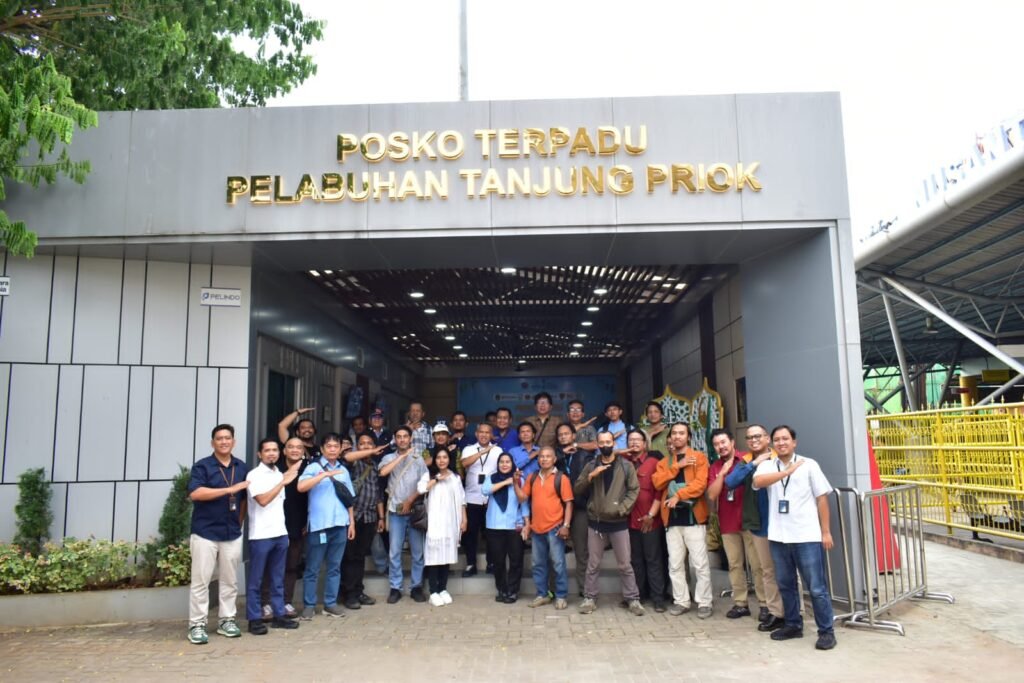Portal Berita Indonesia dan Dunia Terkini Hari Ini, Update Harian Terbaru, Terlengkap, Tajam, Aktual dan Berimbang. Regional 2 Tanjung Priok Paparkan Persiapan Menghadapi Angkutan Lebaran Tahun 2026 - Teropong Rakyat