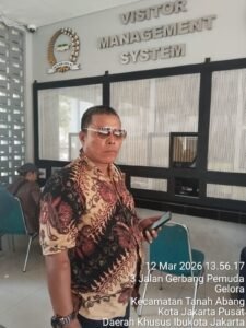 Headline Skandal Administrasi Negara "Dari Ijazah ke STPLKB : Rantai Dugaan Pemalsuan Dokumen Bupati Rohil Terbongkar" - Teropong Rakyat