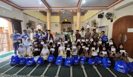 Bulan Ramadan: TPK Koja Bagikan 400 Paket Lebaran bagi Anak Yatim dan Lansia - Teropong Rakyat