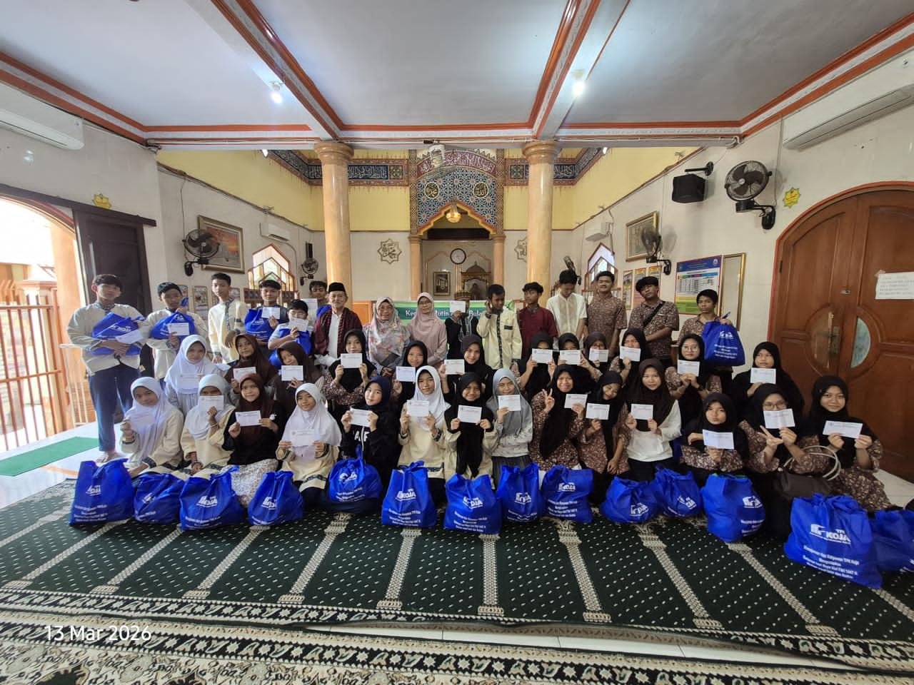 Bulan Ramadan: TPK Koja Bagikan 400 Paket Lebaran bagi Anak Yatim dan Lansia