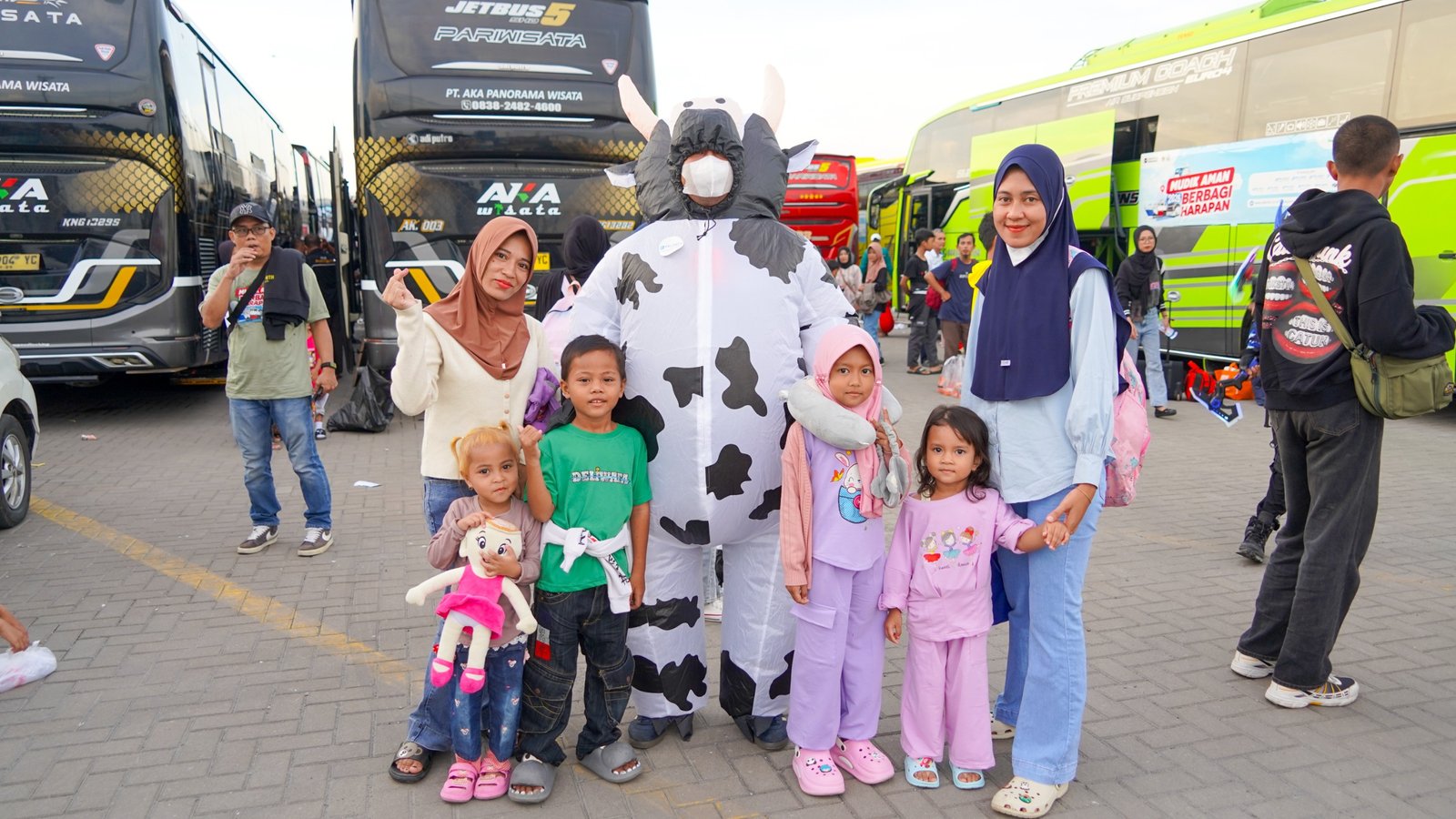 PTP Nonpetikemas Berangkatkan 200 Pemudik ke Purwokerto dalam Program Mudik Gratis Pelindo Group 2026 - Teropong Rakyat