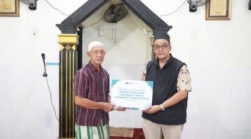 Dukung Ibadah Ramadan Warga Ring 1, IPC TPK Gelar Karpet di 8 Masjid Sekitar Pelabuhan Tanjung Priok