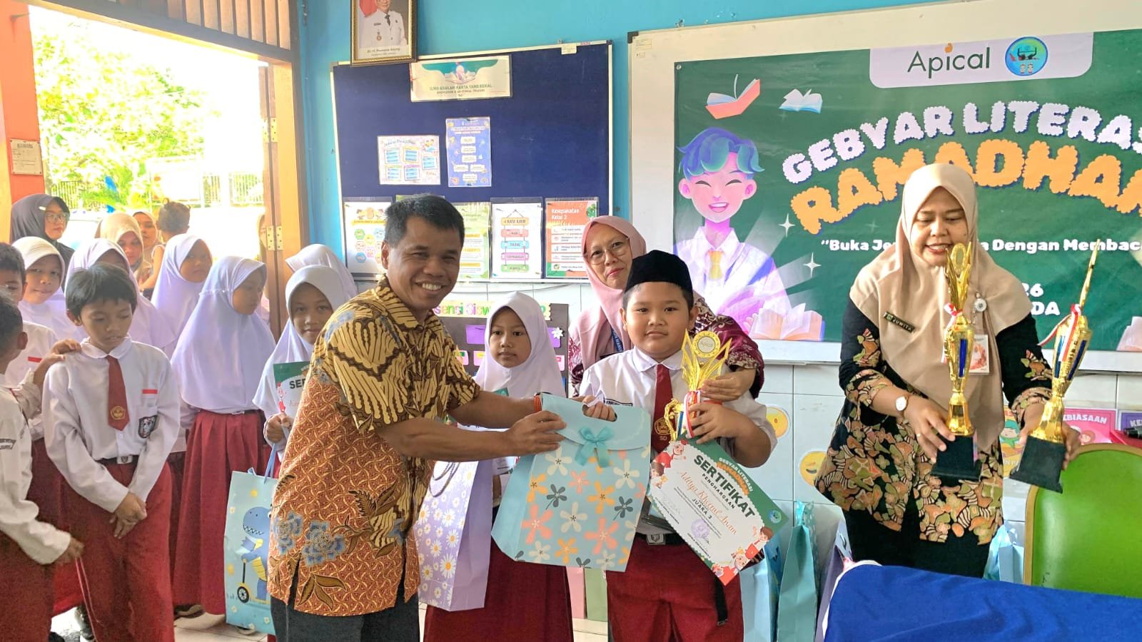 Melalui Gebyar Literasi Ramadhan 1447 H, Apical Dorong Minat Literasi Siswa di Marunda Sejak Dini - Teropong Rakyat