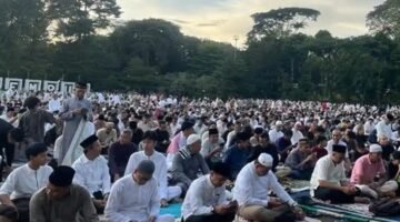 Ribuan Jamaah di Bogor Gelar Salat Idulfitri Lebih Awal di Lapangan Sempur