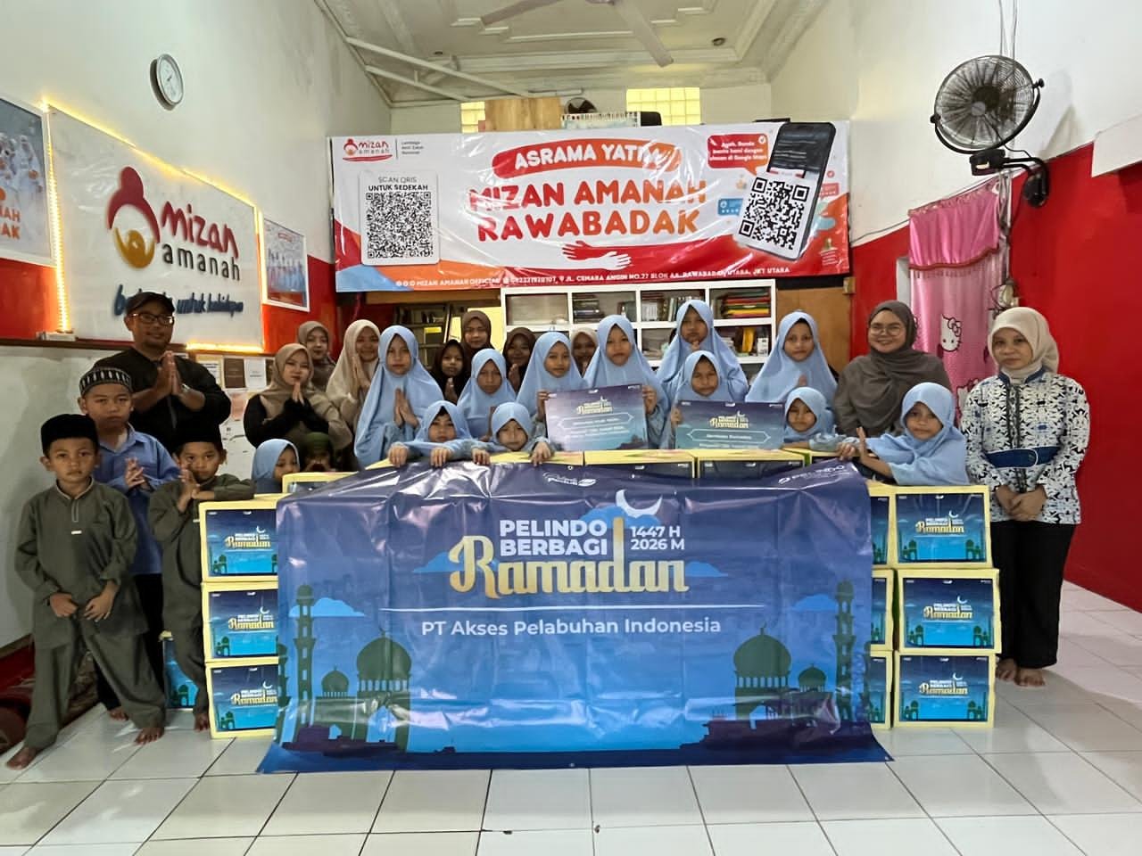 Pelindo Berbagi: Pt Akses Pelabuhan Indonesia Bagikan Takjil Dan Sembako Sebagai Wujud TJSL