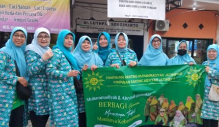 Aisyiyah Jatimekar Bekasi Gelar Aksi Berbagi Sembako Dan Takjil, Meraih Berkah di Bulan Ramadan - Teropong Rakyat