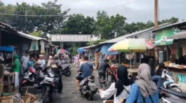 POTRET - skandal pengelolaan aset Pemda DKI mengemuka, Pasar Jabon menjadi sorotan tajam lantaran tak setorkan PAD maupun retribusi pasar. (Foto: Teropongrakyat.co).