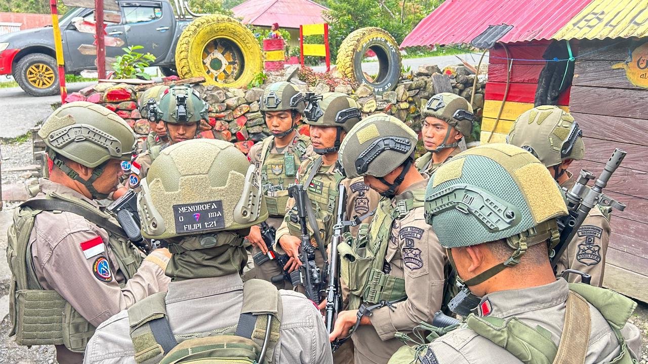 Patroli Humanis di Puncak Jaya: Satgas Damai Cartenz Bangun Kepercayaan Warga dari Kampung ke Kampung - Teropong Rakyat