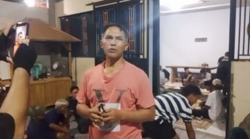 Warga Berbondong-bondong Datangi Rumah Kepala Desa Cibuyur, Minta Yoyok Kusnodo Lanjutkan Kepemimpinan