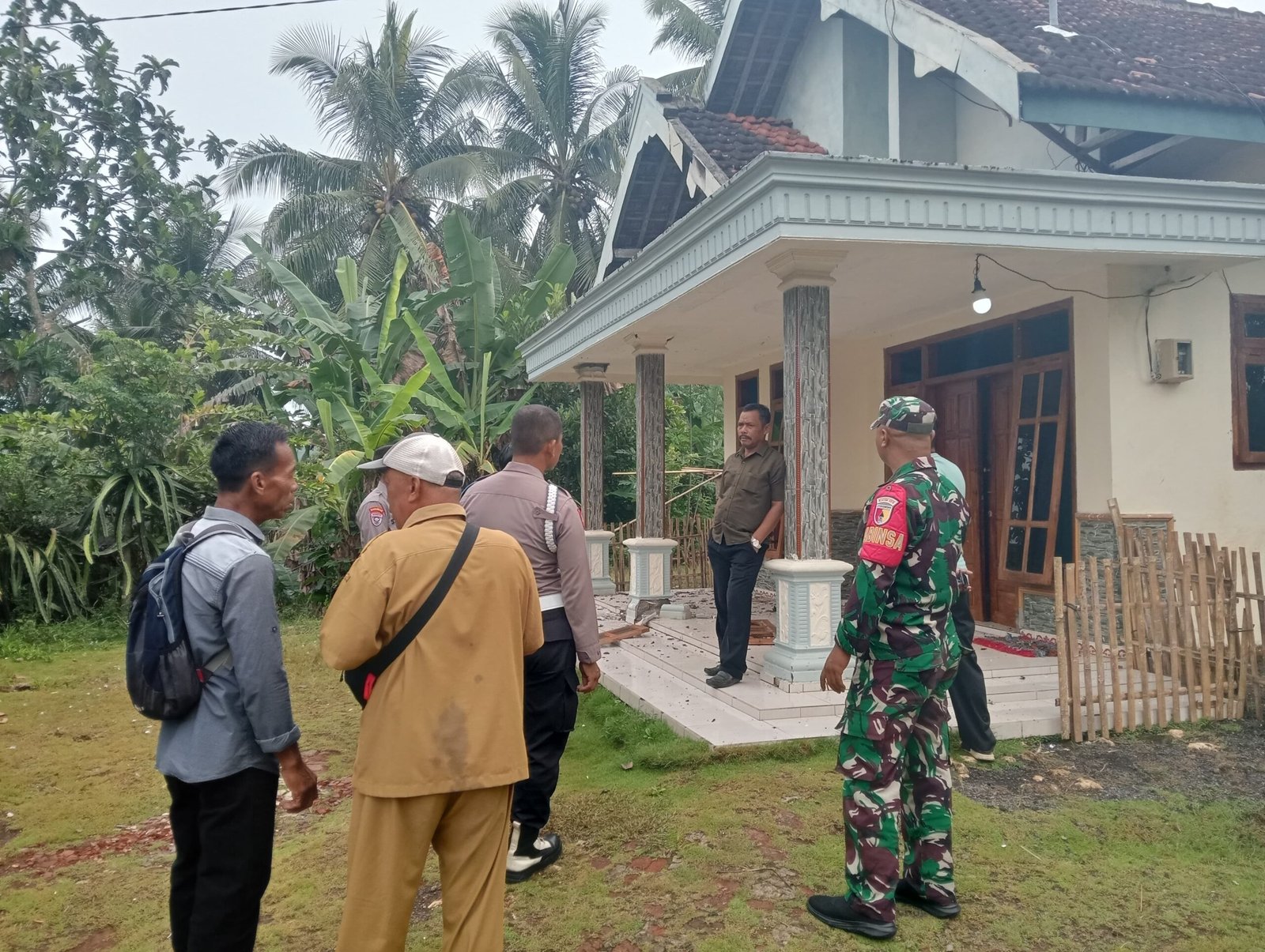 Rumah Warga di Bantur Dilempar Bom Molotov Oleh Orang Tak di Kenal,Kerugian Capai Rp50 Juta