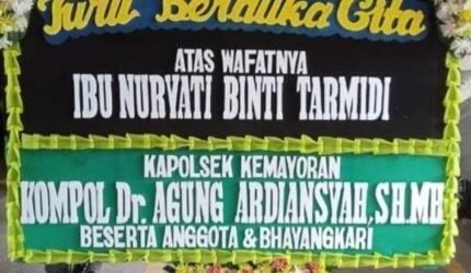 Duka Mendalam, Kapolsek Kemayoran Kirim Karangan Bunga untuk Korban KRL - Teropong Rakyat
