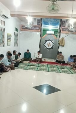 Kapolsek Kemayoran Takziah dan Kunjungi Keluarga Alm. Ibu Nuryati Korban Kecelakaan Kereta Api