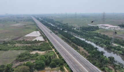 CTP Tollways Dukung Pembersihan Sungai CBL, Pastikan Struktur Jalan Tol Tetap Aman - Teropong Rakyat