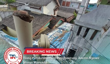 Tiang Patah Dibiarkan Menggantung, Ancam Nyawa Warga Marunda - Teropong Rakyat