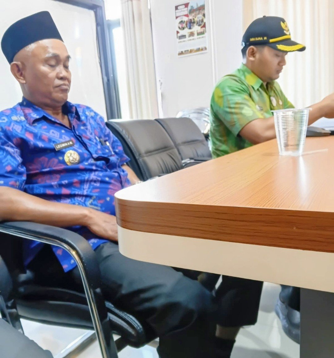 Bukti Surat Keterangan , Kades Rajekwesi Plin-plan Dalam Rapat Dukcapil Jepara