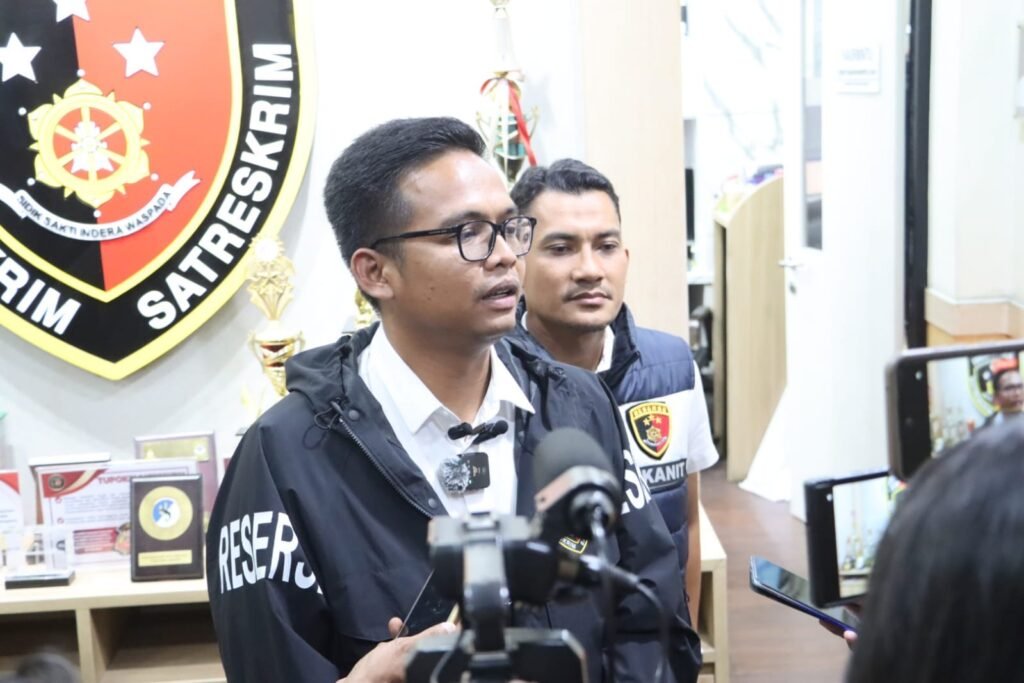 Polisi Gagalkan Aksi Begal di Pluit, Dua Residivis Bersenjata Golok dan Celurit Ditangkap - Teropong Rakyat