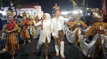 Lautan Manusia Padati Batutulis-Suryakencana, Kirab Mahkota Binokasih Jadi Magnet Warga Bogor