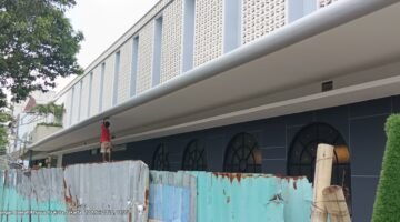 Belum Ada Papan PBG, Publik Pertanyakan Kepatuhan Administrasi MMT Padel