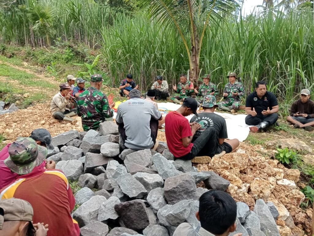 Selamatan Pembangunan Jembatan Kali Klampok, Warga Srigonco Perkuat Semangat Gotong Royong - Teropong Rakyat