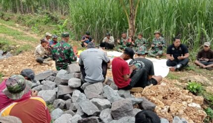 Selamatan Pembangunan Jembatan Kali Klampok, Warga Srigonco Perkuat Semangat Gotong Royong - Teropong Rakyat