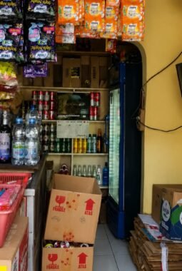 Satpol PP Sebut “Tipiring”, Warga Minta Penindakan Tegas Penjual Miras di Cilincing