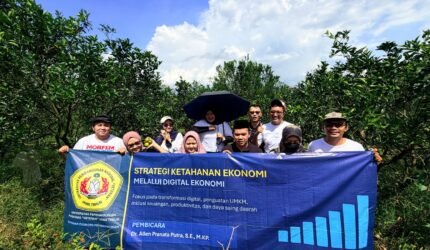 Dosen Laksanakan Pengabdian Masyarakat di Kebun Jeruk Batu Malang - Teropong Rakyat
