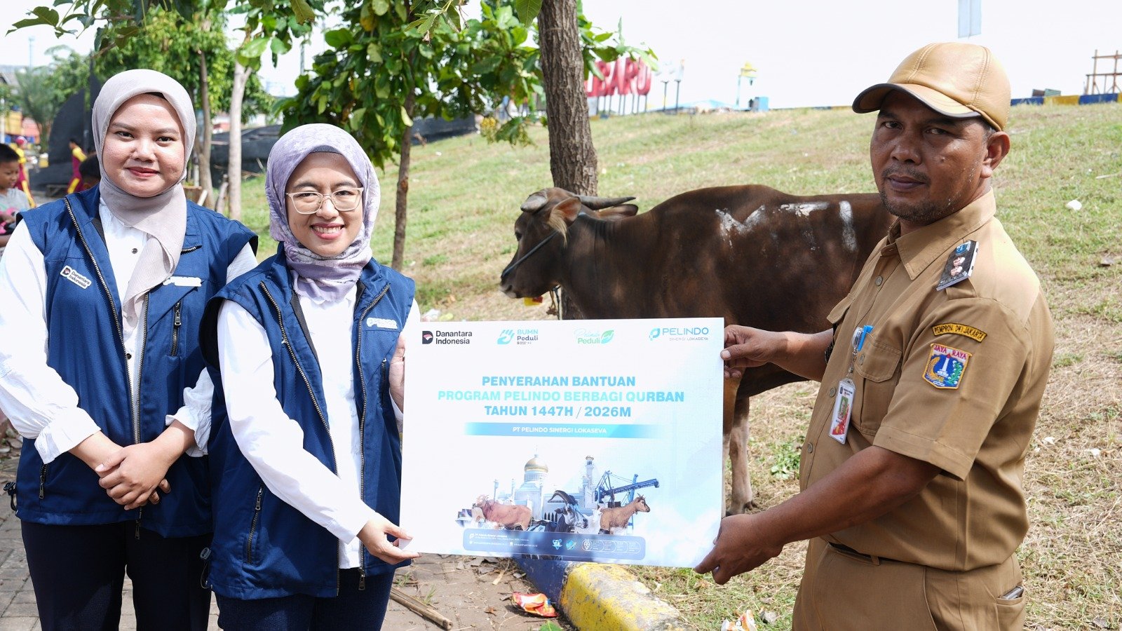 Portal Berita Indonesia dan Dunia Terkini Hari Ini, Update Harian Terbaru, Terlengkap, Tajam, Aktual dan Berimbang. PT Pelindo Sinergi Lokaseva Berbagi Hewan Kurban, Perkuat Kepedulian Sosial dan Dukung Peternak Lokal - Teropong Rakyat