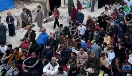 Warga Gaza Tetap Laksanakan Salat Idul Adha di Tengah Reruntuhan, Tanpa Kurban Akibat Konflik - Teropong Rakyat