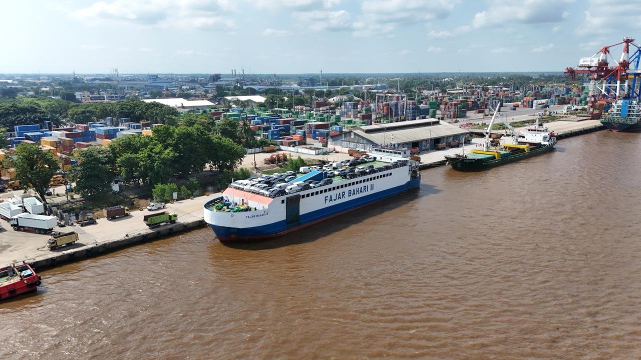 Portal Berita Indonesia dan Dunia Terkini Hari Ini, Update Harian Terbaru, Terlengkap, Tajam, Aktual dan Berimbang. Sinergi & Inovasi: IPCC Kokohkan Posisi di Industri Logistik Otomotif - Teropong Rakyat