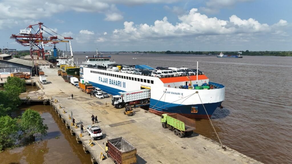 Portal Berita Indonesia dan Dunia Terkini Hari Ini, Update Harian Terbaru, Terlengkap, Tajam, Aktual dan Berimbang. Sinergi & Inovasi: IPCC Kokohkan Posisi di Industri Logistik Otomotif - Teropong Rakyat