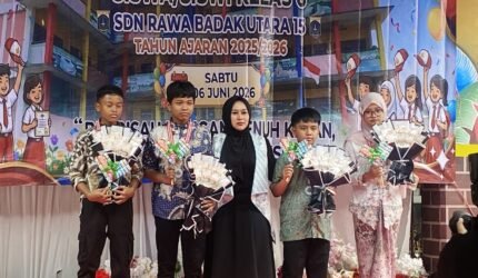 SDN Rawa Badak Utara 15 Gelar Perpisahan dan Pelepasan Siswa Kelas VI, Siswa Berprestasi Raih Penghargaan - Teropong Rakyat