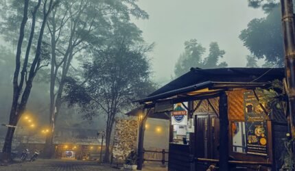 Cafe Merkusi Wagir, Destinasi Nongkrong dan Camping Favorit di Kaki Gunung Kawi - Teropong Rakyat