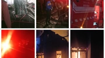 Rumah Warga di Wajak Ludes Dilalap Api, Damkar Kabupaten Malang Berjibaku Hingga Tengah Malam