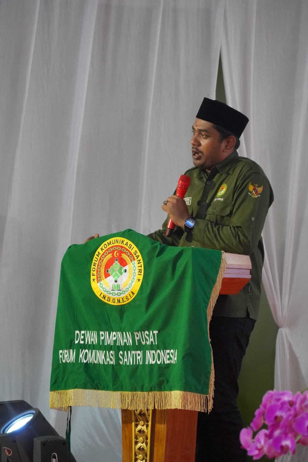 Portal Berita Indonesia dan Dunia Terkini Hari Ini, Update Harian Terbaru, Terlengkap, Tajam, Aktual dan Berimbang. DPP FOKSI Kecam Standar Ganda Oknum Mahasiswa UGM: Dulu Marah Diskusi Dibubarkab, Sekarang Malah Jadi Pelaku Pembubaran