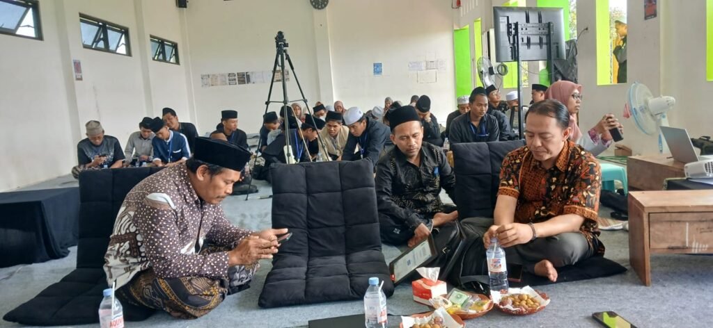 Portal Berita Indonesia dan Dunia Terkini Hari Ini, Update Harian Terbaru, Terlengkap, Tajam, Aktual dan Berimbang. Sebanyak 50 Santriwan/Santriwati Mengikuti Takhossus Media, Jurnalistik Digital dan Multimedia - Teropong Rakyat