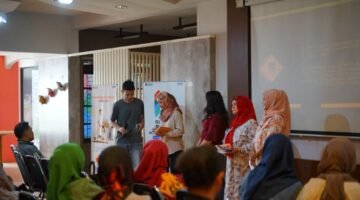 Penguatan Kapasitas UMKM melalui Edukasi Branding Produk dan Optimalisasi Pemasaran Digital dalam Program SRAWUNG
