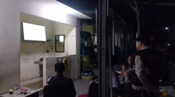 Polsek Kawasan Muara Baru Polres Priok Gelar, Jaga Jakarta On The Spot (JJOS) Nonton Bareng Piala Dunia 2026, Perkuat Sinergitas dan Sampaikan Pesan Kamtibmas kepada Masyarakat