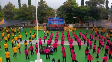 Semarak Hari Bhayangkara Ke-80, Polres Batu Gelar Olahraga Bersama Pererat Soliditas Keluarga Besar