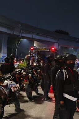 Brimob Polda Metro Jaya Amankan Pengendara Mabuk Tanpa Surat Kendaraan di Jakut