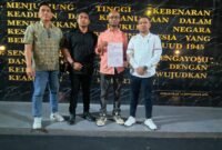 Firma Hukum YNN & PARTNERS , melaporkan tiga orang yang masing-masing berinisial T.S., M.R.J., dan A.S atas dugaan pencurian