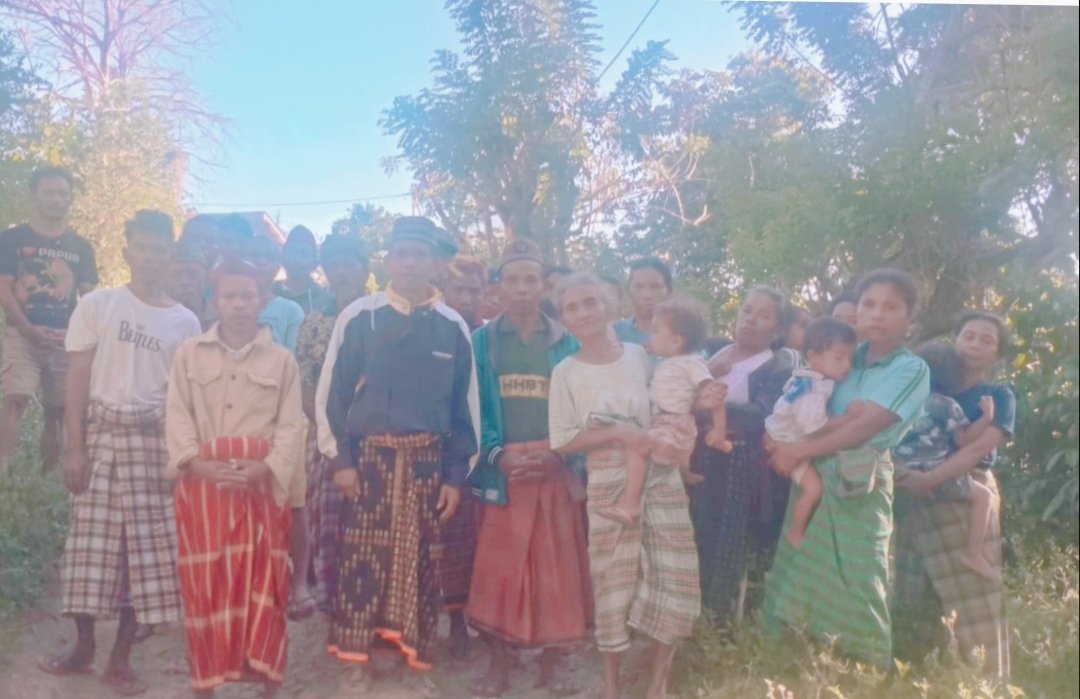 Tokoh Adat Kampung Kelupang Desak Pemerintah Prioritaskan Air Bersih dan Perbaikan Jalan