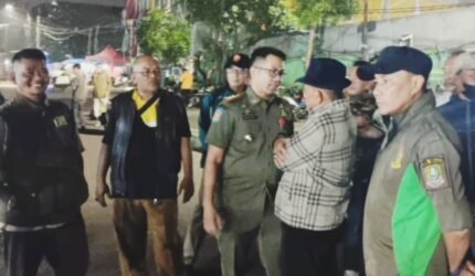 Pemkot Bekasi Tertibkan PKL di Trotoar Pasar Baru, Pindah ke Blok II - Teropong Rakyat