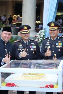 Upacara Hari Bhayangkara Ke-80 di Jakarta Utara Berlangsung Khidmat, Perkuat Sinergitas Polri Bersama TNI, Pemerintah, dan Masyarakat