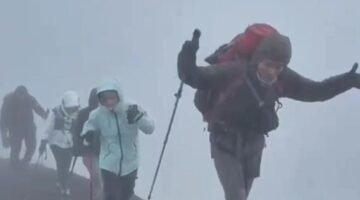 Mendidik Mental Juara. : Kisah Ibu Bhayangkari yang Mengajarkan Ketangguhan Sejak Dini pada Sang Atlet
