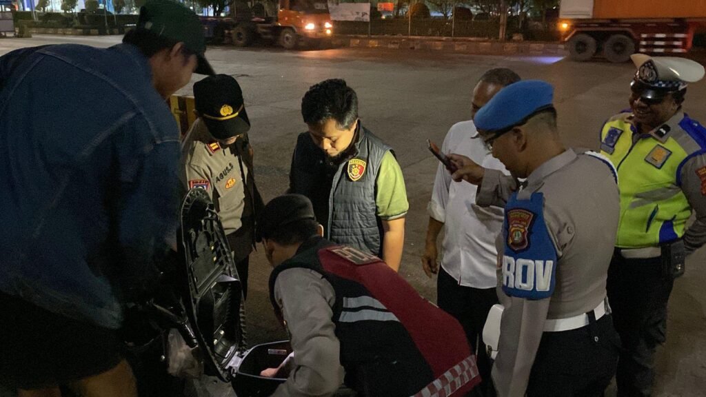 Patroli JJOS Polres Pelabuhan Tanjung Priok Perkuat Cipta Kondisi, Situasi Kamtibmas Tetap Aman dan Kondusif - Teropong Rakyat