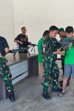 Tanamkan Semangat Kebangsaan, Koramil Pakisaji Ajak 90 Anak Disabilitas Belajar dan Bermain di Yonif 512/QY
