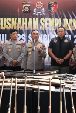 Negara Hadir Berantas Senpi Ilegal, Polda Sumsel Musnahkan Ratusan Senjata Api Hasil Ops Senpi Musi 2026