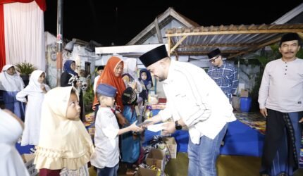 Wakil Wali Kota Batu Serahkan Santunan Anak Yatim di Dusun Mojorejo Desa Pendem - Teropong Rakyat